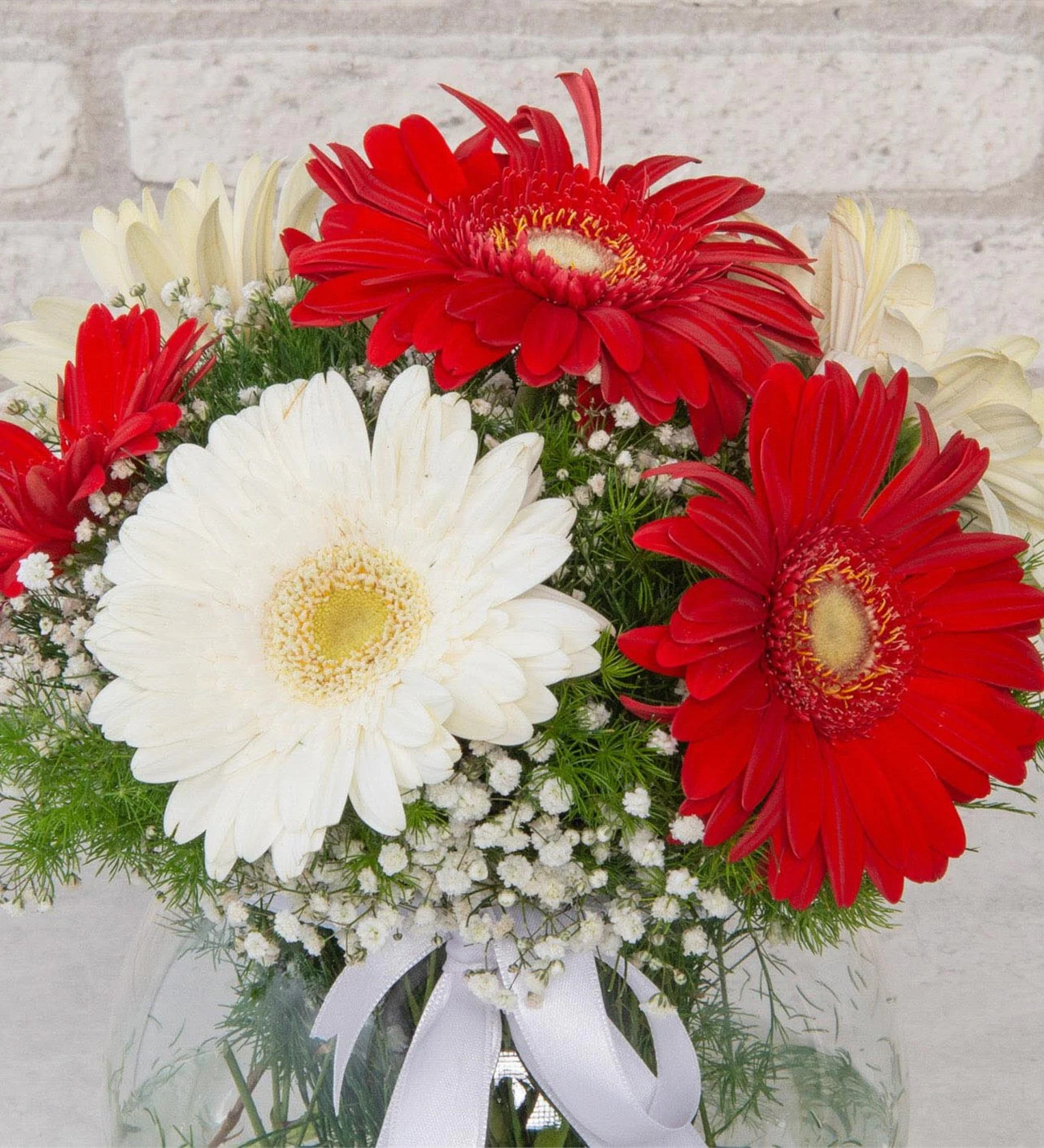 Paşabahçe Vazoda Kırmızı Gerberanın Aşkı - Görsel 2 - Uşak Çiçek