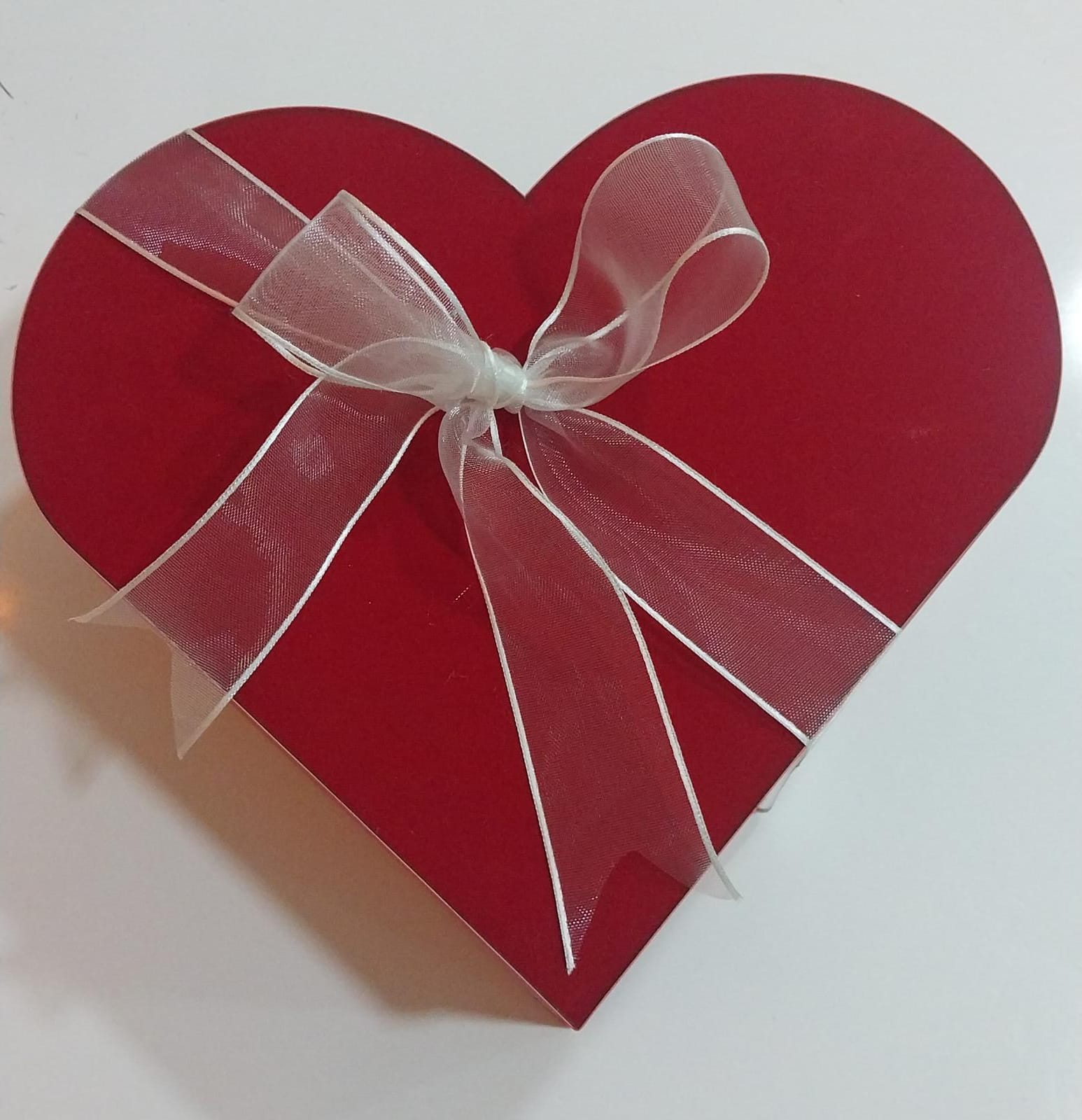 Kalpli Kadife Kutuda 11 Gül ve  Draje Çikolatalar  - Görsel 2 - Uşak Çiçek