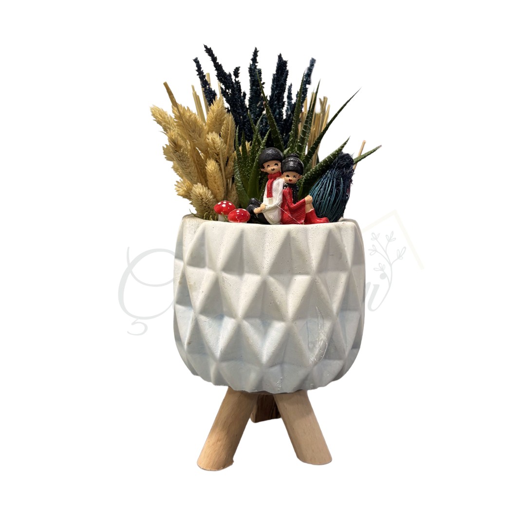 Nostaljik Minik Figürler Eşliginde Rustik Teraryum Tasarimi - Uşak Çiçek Evi