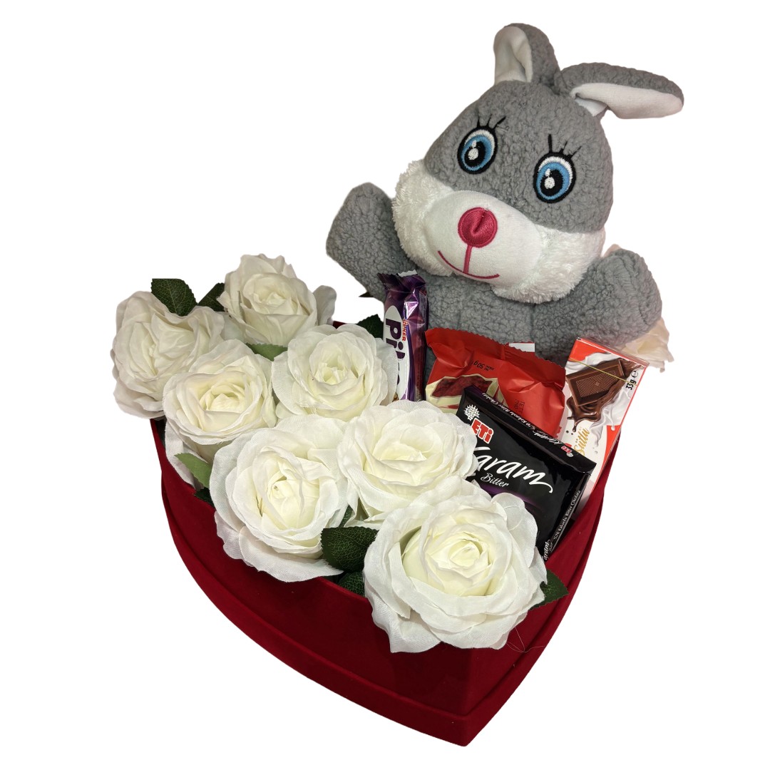 Sevgi Dolu Gri Tavşanli Kalp Kutulu Beyaz Gul Hediye Sepeti - Uşak Çiçek Evi