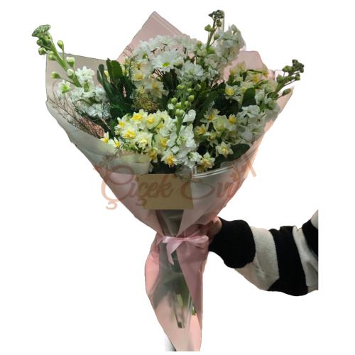 Nergis ve Papatya Buketi